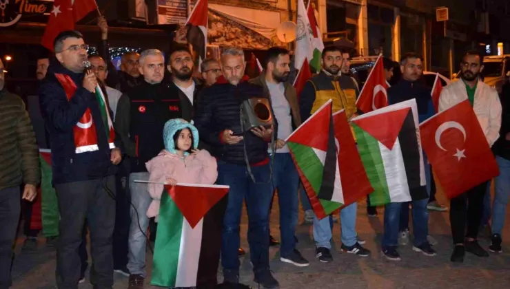 Artvin’de İsrail’in Gazze’deki hastaneye saldırısı protesto edildi