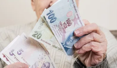 Emekliler 8 bin lira seyyanen zam istedi