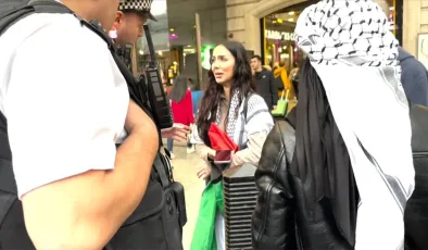 Filistin bayraklı kadına Londra’da taciz…
