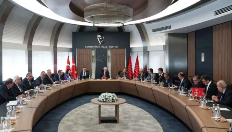 Kılıçdaroğlu, CHP’li milletvekilleri ile bir araya geldi!