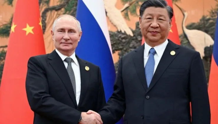 Putin ve Şi, Pekin’de bir araya geldi