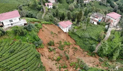 Rize’de Sağanak Yağış Sonucu Meydana Gelen Heyelandan 2 Ev Boşaltıldı