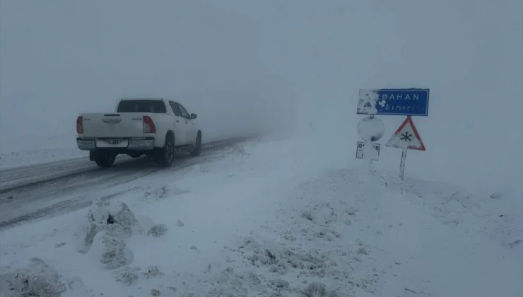 Ardahan-Artvin kara yolu çığ nedeniyle kapanmıştı, yeniden trafiğe açıldı