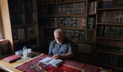 55 yıllık kütüphanesi her an İsrail’in hedefi olabilir