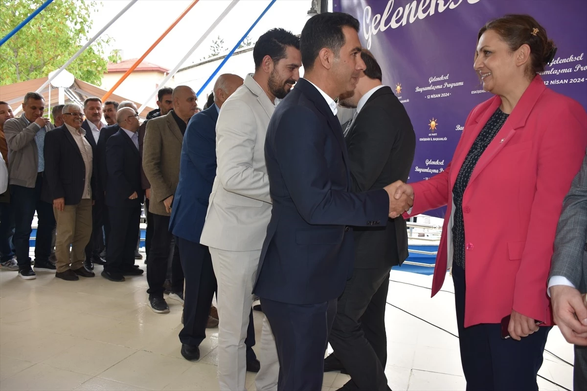 AK Parti Eskişehir İl Başkanlığı Bayramlaşma Programı Gerçekleştirdi