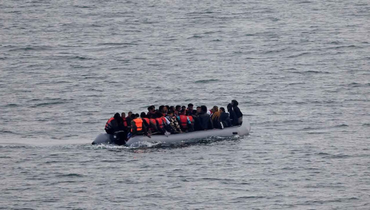 Akdeniz’de göçmen teknesi battı, 8 kişi hayatını kaybetti