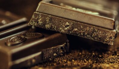 Çikolata nasıl düzgün bir şekilde saklanır : Dolapta mı yoksa buzdolabında mı?