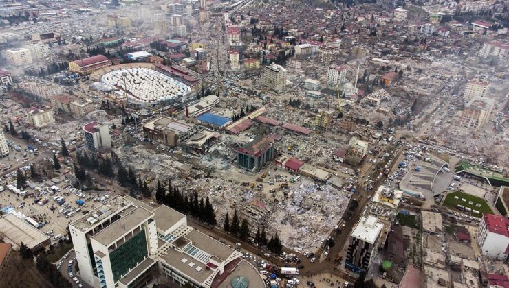 Depremde 21 kişinin öldüğü oteldeki 33 kolondan 5’i ortada yokmuş