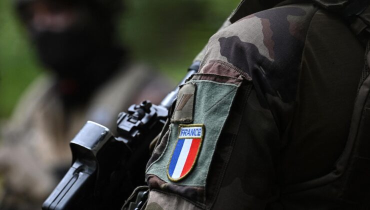 Eski Fransız istihbaratçı Cinquini: Ukrayna’nın Paris Büyükelçiliği paralı asker arıyor