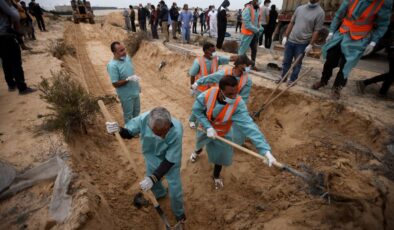 Gazze’deki toplu mezardan çıkarılan cansız beden sayısı 392’ye yükseldi