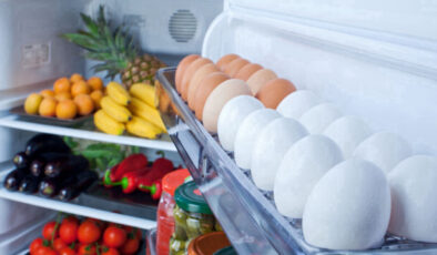 Herkes yanlış biliyor: Adeta zehre dönüşüyor! Bu besinleri sakın buzdolabına koymayın!