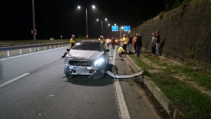 Rize’de 3 otomobil zincirleme kazaya karıştı: 2 yaralı