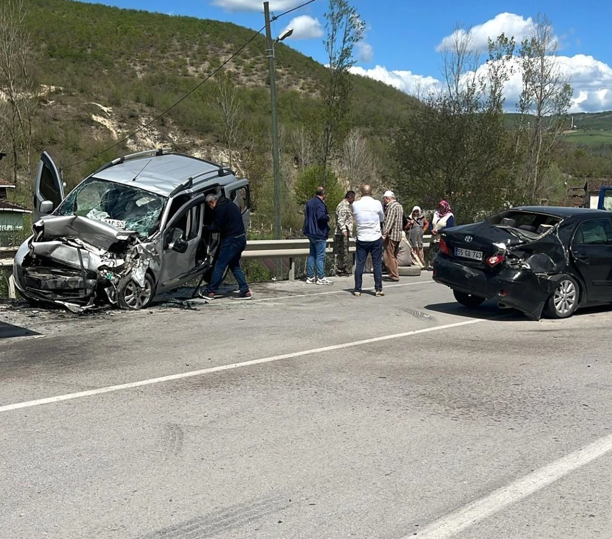 Samsun’da otomobil ile ticari araç çarpıştı: 5 yaralı