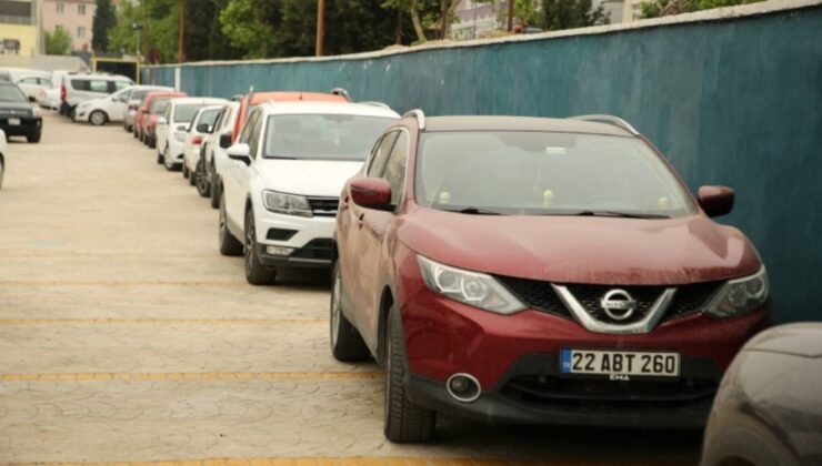 Tekirdağ ve Edirne’de toz taşınımı: Araçlar çamurla kaplandı