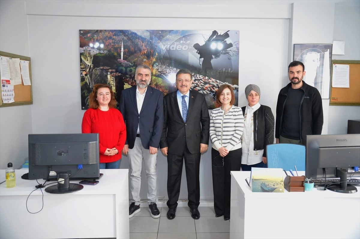 Trabzon Büyükşehir Belediye Başkanı Ahmet Metin Genç, Anadolu Ajansı Trabzon Bölge Müdürlüğü’nü ziyaret etti