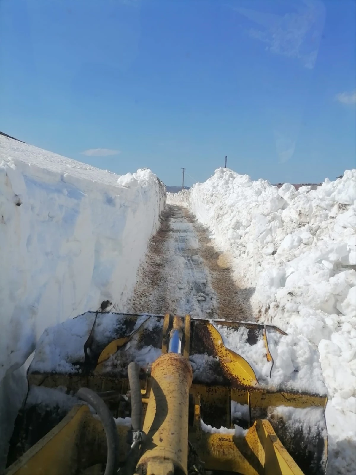 Trabzon’da kar nedeniyle yayla yolları ulaşıma açılıyor