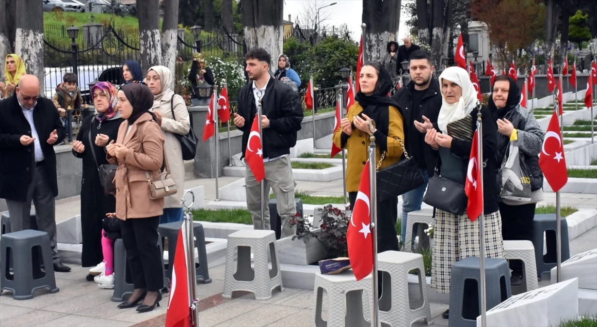 Trabzon’da Ramazan Bayramı dolayısıyla şehitlik ziyaret edildi