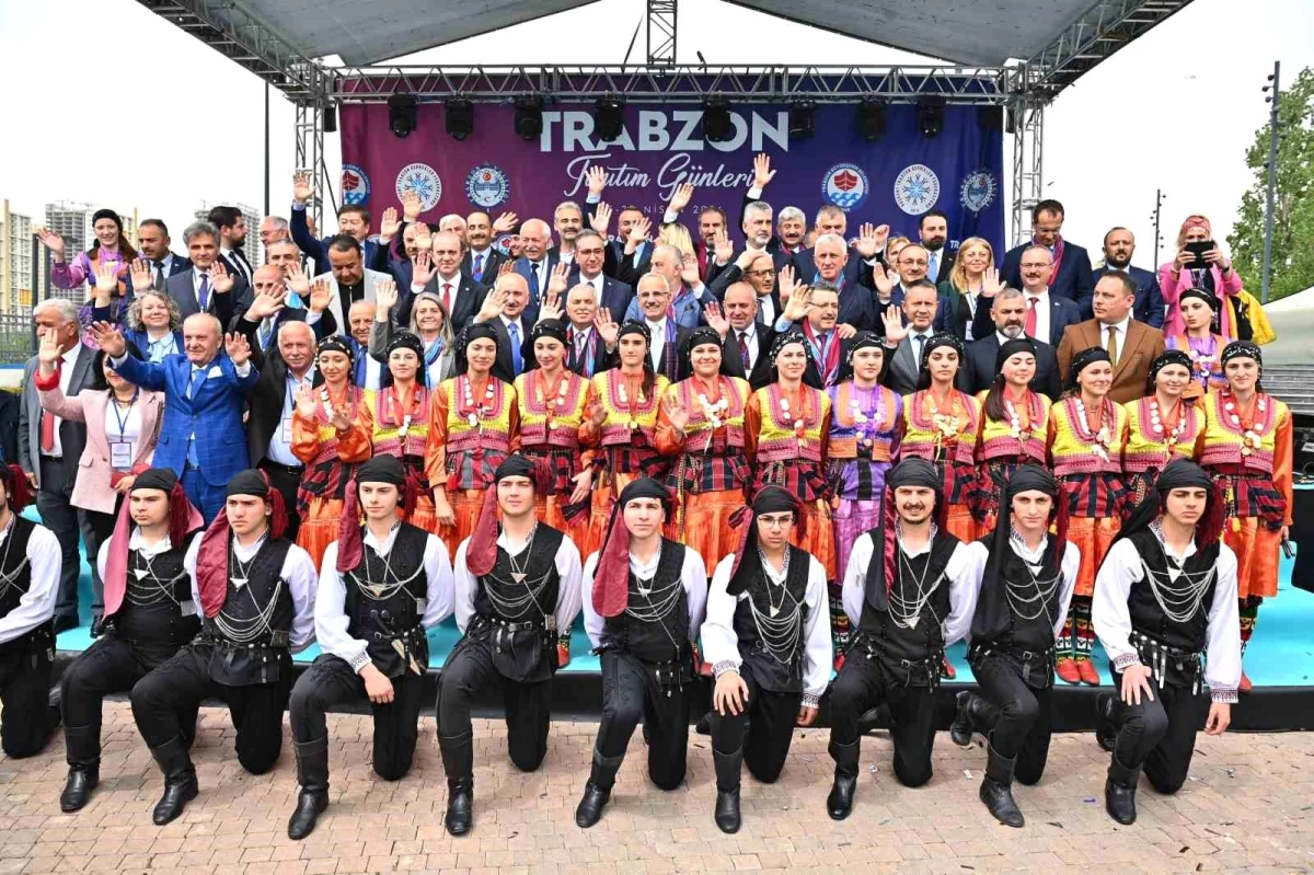 Ulaştırma Bakanı Trabzon Hafif Raylı Sistem Projesi’ni İmzaladı