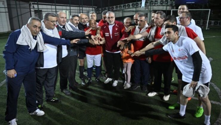 Yasaklı 1 Mayıs öncesi Bakan Işıkhan’la futbol maçı yaptılar