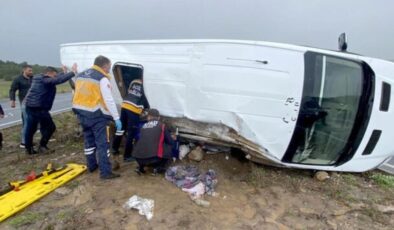 Ardahan’da servis minibüsü kaza yaptı: 1 ölü, 7’si öğrenci 13 yaralı