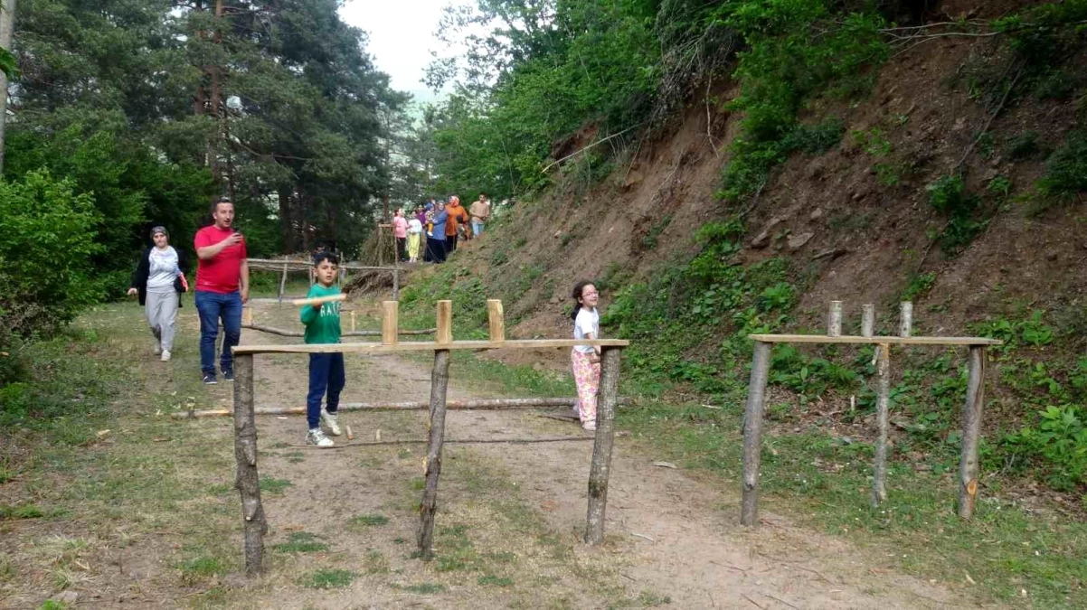 Artvin Ormanlı Köyünde ‘Köyvayvır’ İsimli Spor Parkuru Çocukların İlgi Odağı Oldu