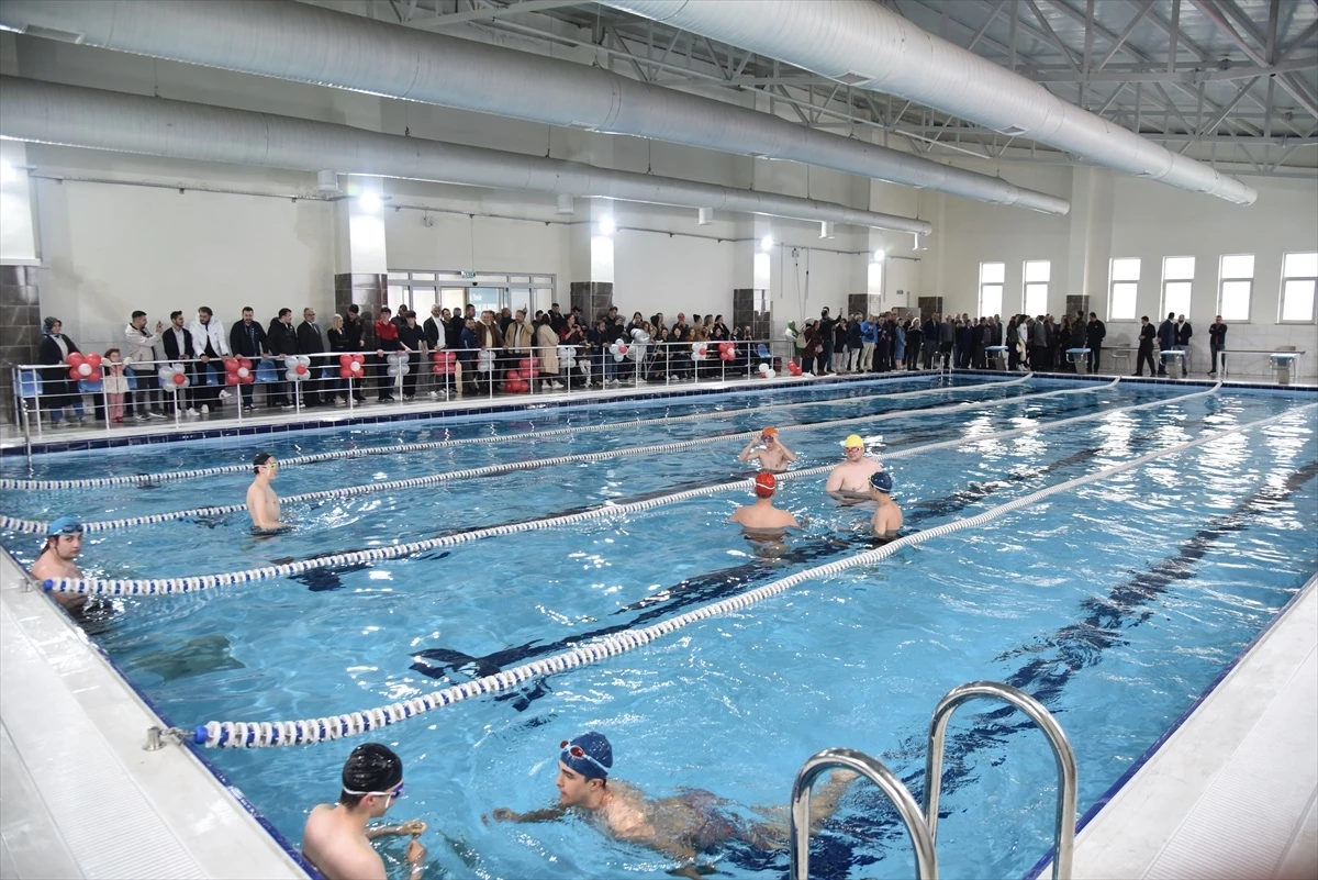 Görele’de Yarı Olimpik Yüzme Havuzu Açıldı
