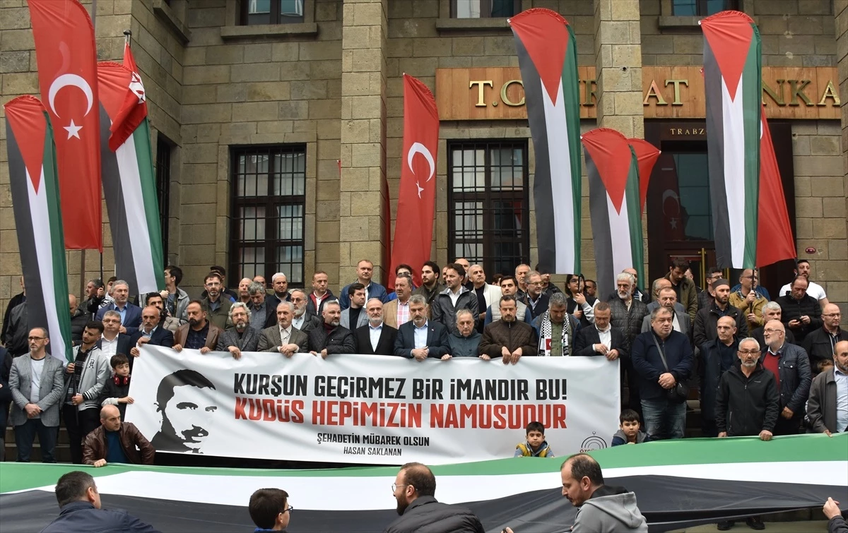 Trabzon’da Filistin’e Destek Yürüyüşü ve Oturma Eylemi Gerçekleştirildi