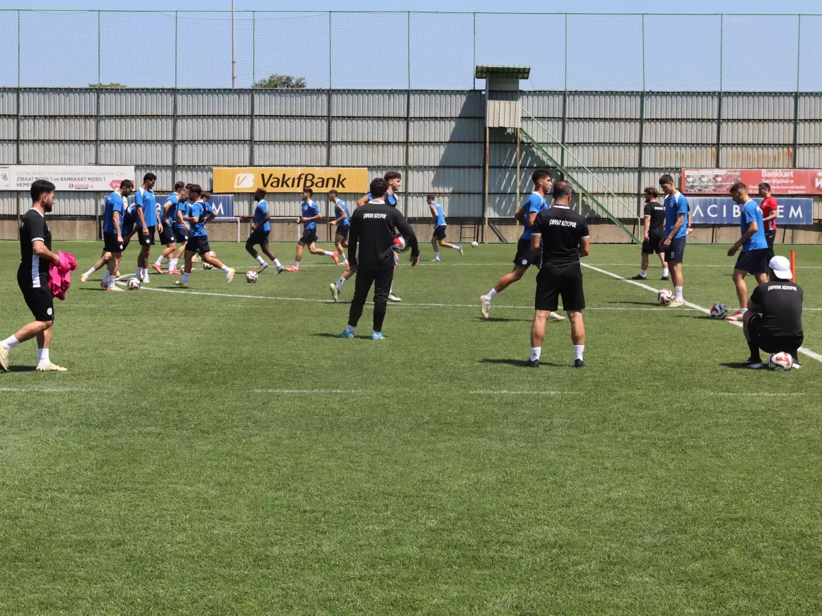 İlhan Palut: ‘Zor Dönemlerden Geçiyoruz, 7 Transfer Planlıyoruz’